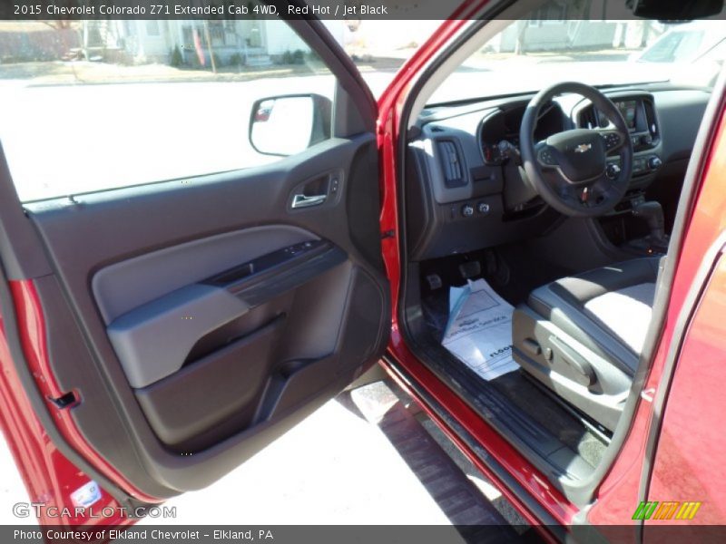 Red Hot / Jet Black 2015 Chevrolet Colorado Z71 Extended Cab 4WD