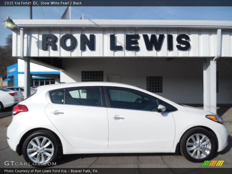 Snow White Pearl / Black 2015 Kia Forte5 EX