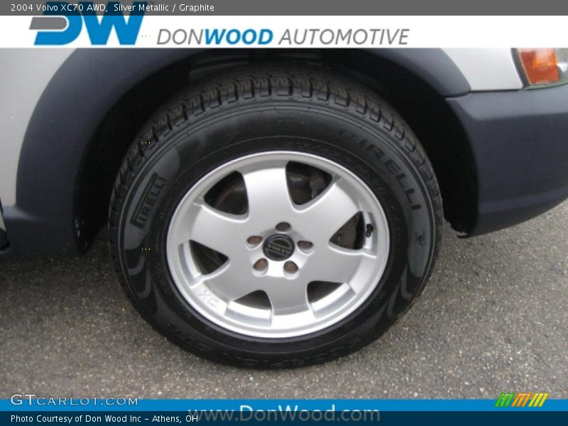 Silver Metallic / Graphite 2004 Volvo XC70 AWD