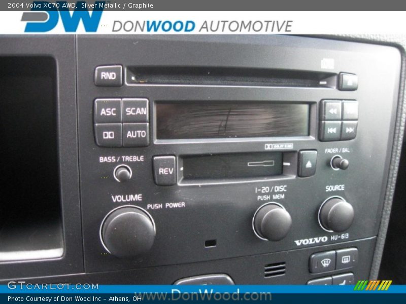 Silver Metallic / Graphite 2004 Volvo XC70 AWD