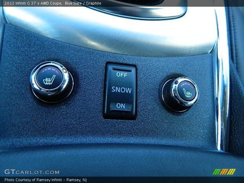 Controls of 2013 G 37 x AWD Coupe