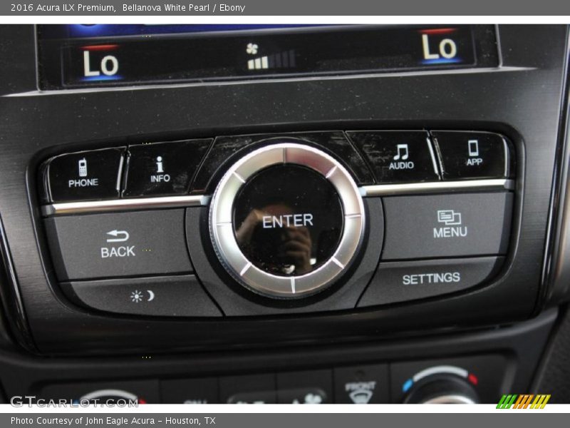 Controls of 2016 ILX Premium