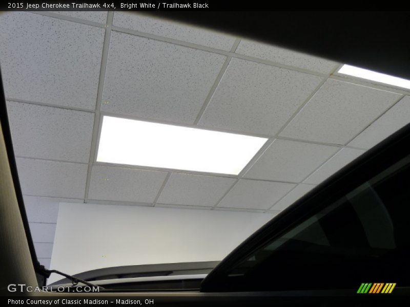 Bright White / Trailhawk Black 2015 Jeep Cherokee Trailhawk 4x4