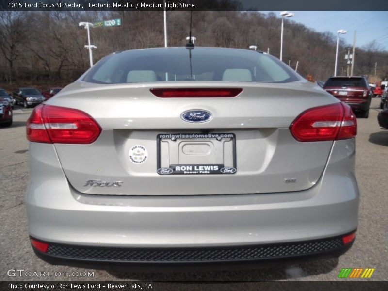 Tectonic Metallic / Medium Light Stone 2015 Ford Focus SE Sedan