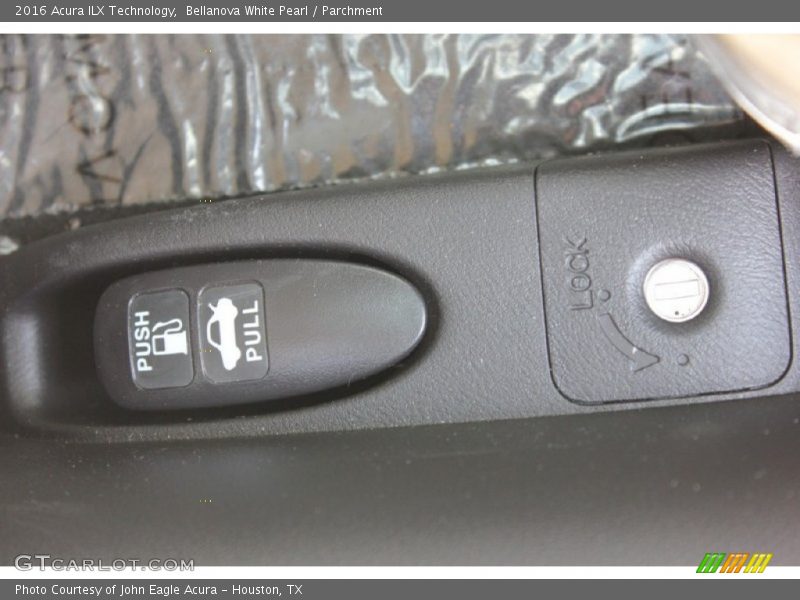 Bellanova White Pearl / Parchment 2016 Acura ILX Technology
