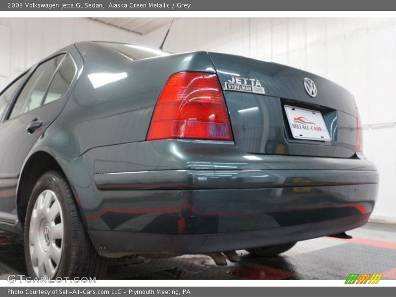Alaska Green Metallic / Grey 2003 Volkswagen Jetta GL Sedan