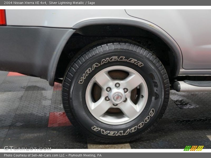 Silver Lightning Metallic / Sage 2004 Nissan Xterra XE 4x4