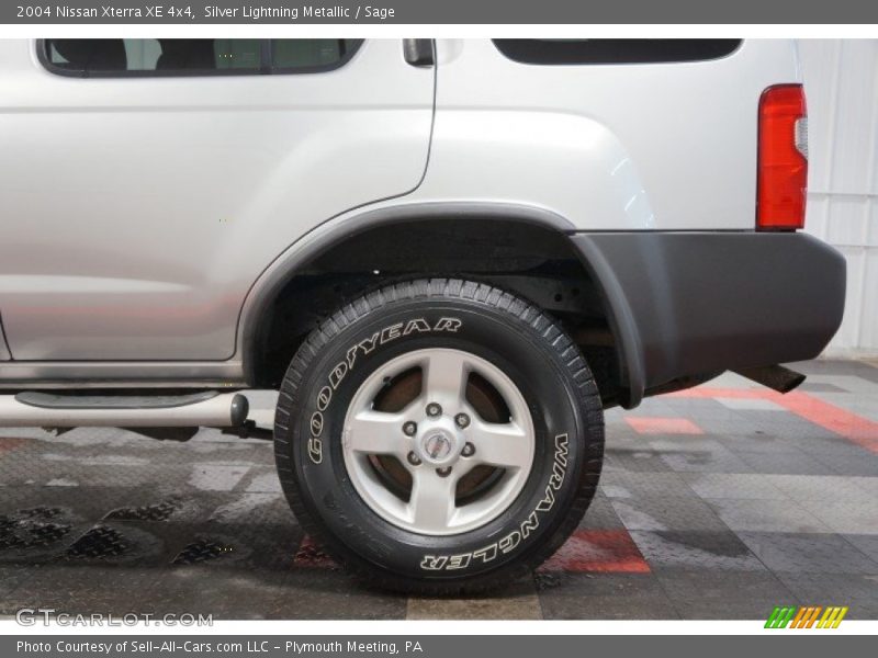 Silver Lightning Metallic / Sage 2004 Nissan Xterra XE 4x4