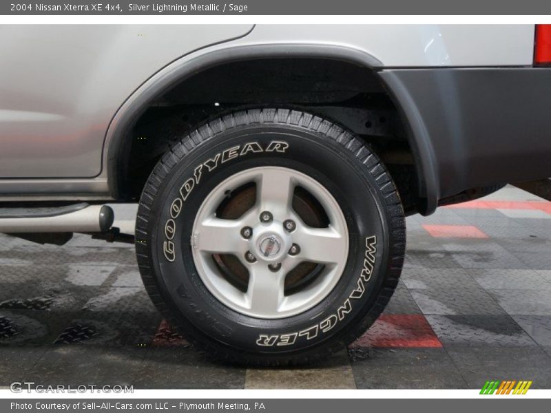 Silver Lightning Metallic / Sage 2004 Nissan Xterra XE 4x4
