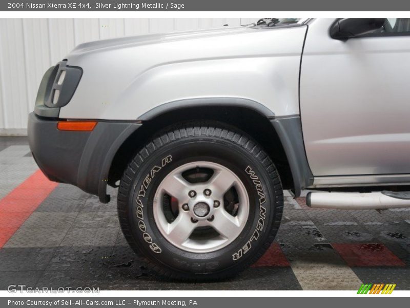 Silver Lightning Metallic / Sage 2004 Nissan Xterra XE 4x4