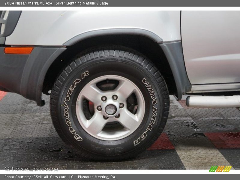 Silver Lightning Metallic / Sage 2004 Nissan Xterra XE 4x4