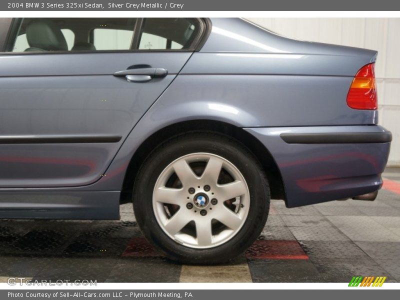 Silver Grey Metallic / Grey 2004 BMW 3 Series 325xi Sedan