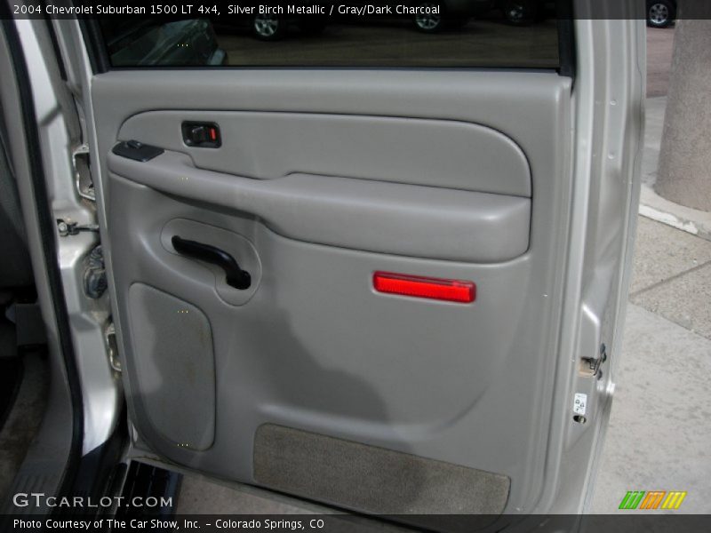 Silver Birch Metallic / Gray/Dark Charcoal 2004 Chevrolet Suburban 1500 LT 4x4