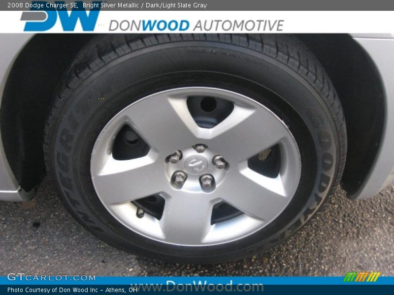 Bright Silver Metallic / Dark/Light Slate Gray 2008 Dodge Charger SE