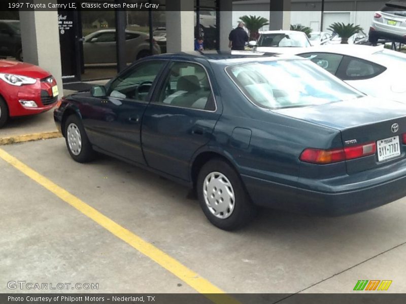 Classic Green Pearl / Gray 1997 Toyota Camry LE