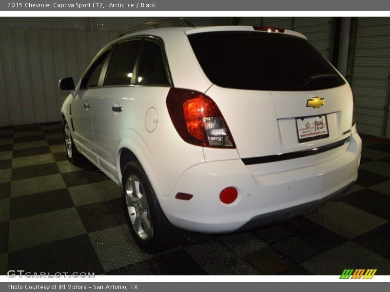 Arctic Ice / Black 2015 Chevrolet Captiva Sport LTZ
