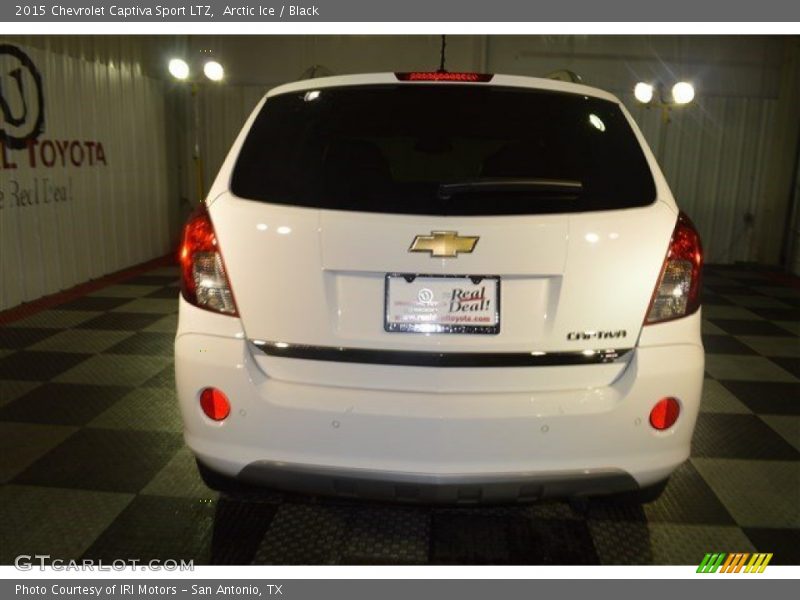 Arctic Ice / Black 2015 Chevrolet Captiva Sport LTZ