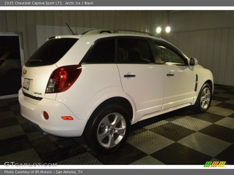 Arctic Ice / Black 2015 Chevrolet Captiva Sport LTZ