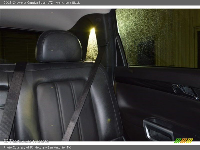Arctic Ice / Black 2015 Chevrolet Captiva Sport LTZ
