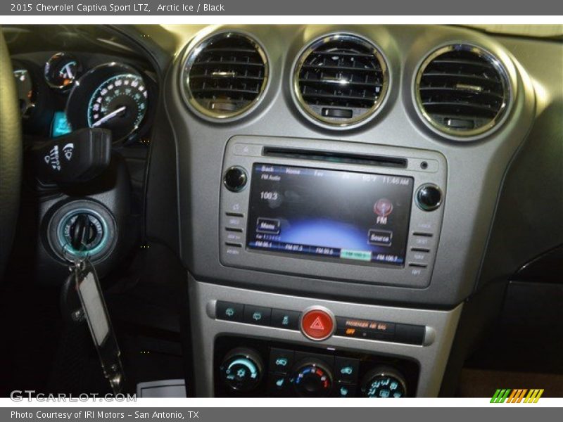 Arctic Ice / Black 2015 Chevrolet Captiva Sport LTZ