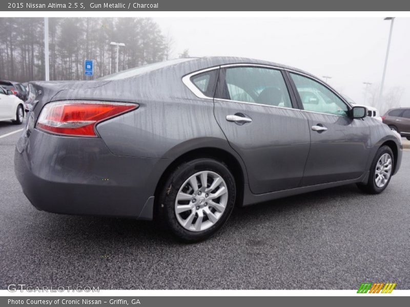 Gun Metallic / Charcoal 2015 Nissan Altima 2.5 S