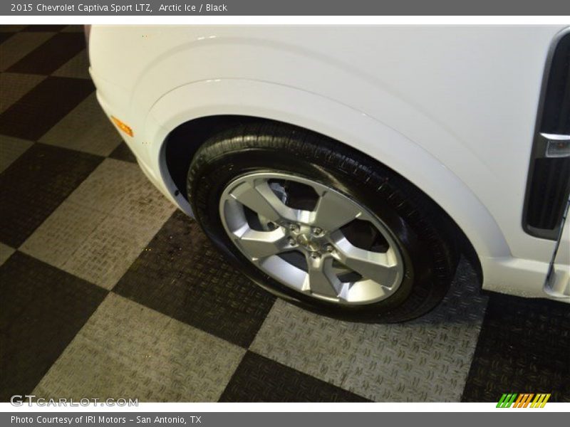 Arctic Ice / Black 2015 Chevrolet Captiva Sport LTZ