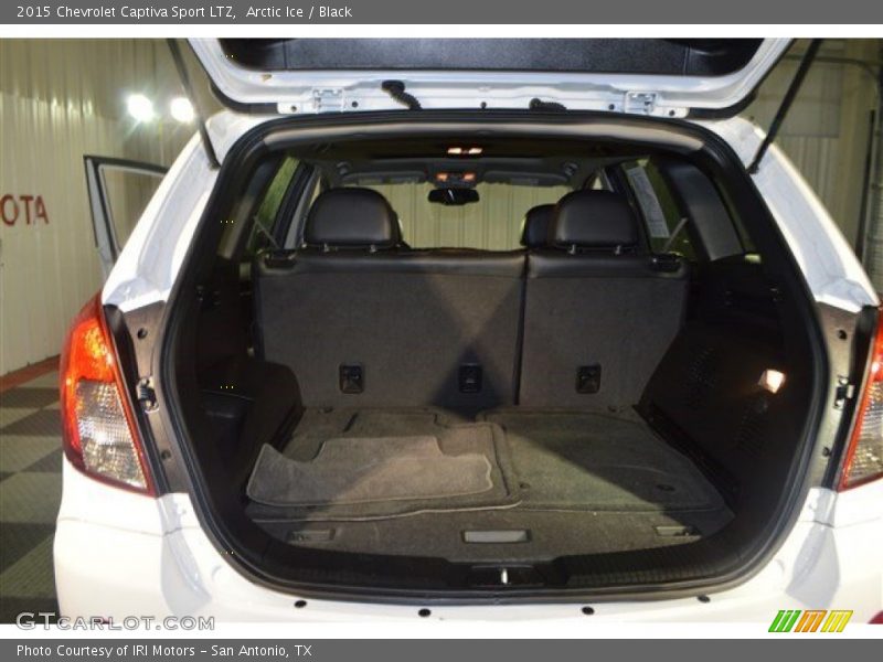 Arctic Ice / Black 2015 Chevrolet Captiva Sport LTZ