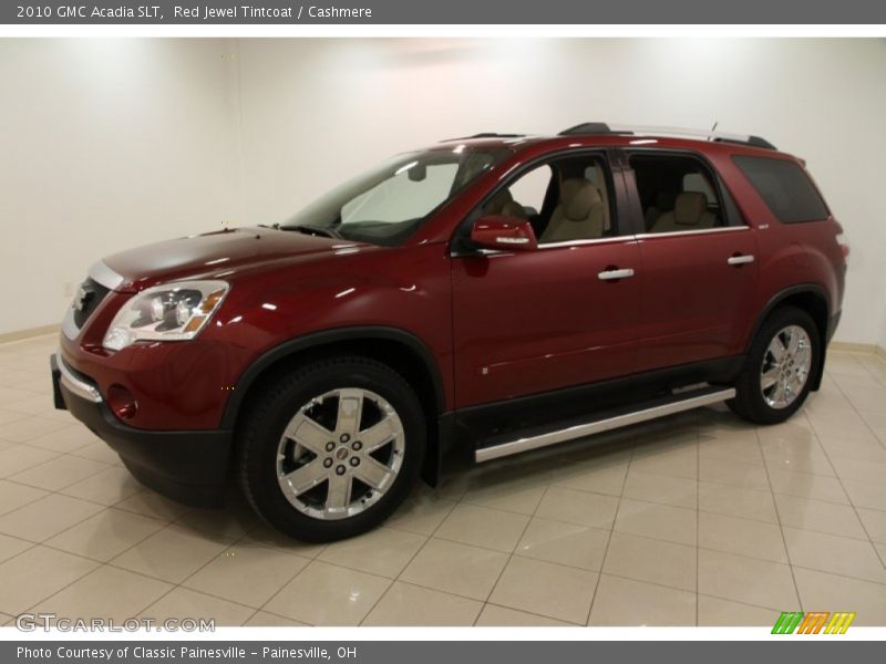 Front 3/4 View of 2010 Acadia SLT