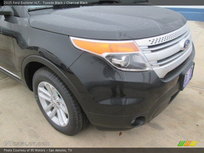 Tuxedo Black / Charcoal Black 2015 Ford Explorer XLT