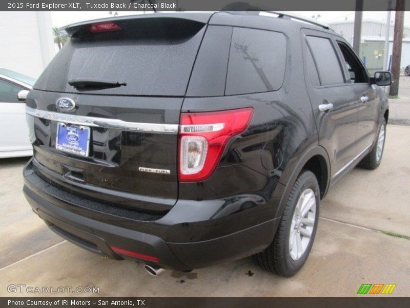 Tuxedo Black / Charcoal Black 2015 Ford Explorer XLT