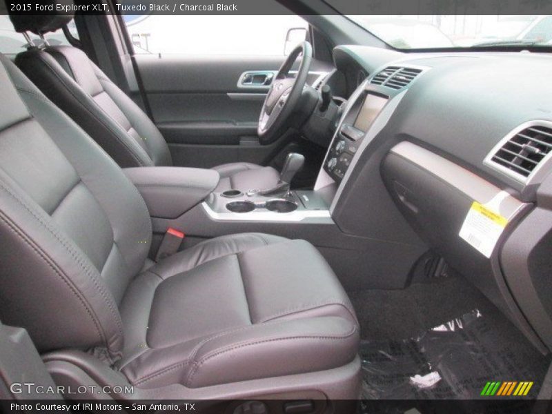 Tuxedo Black / Charcoal Black 2015 Ford Explorer XLT