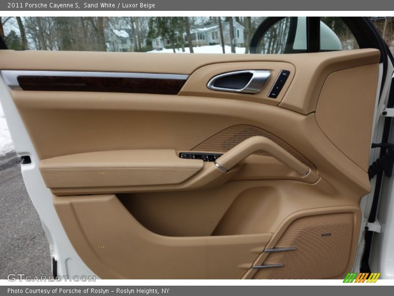 Door Panel of 2011 Cayenne S