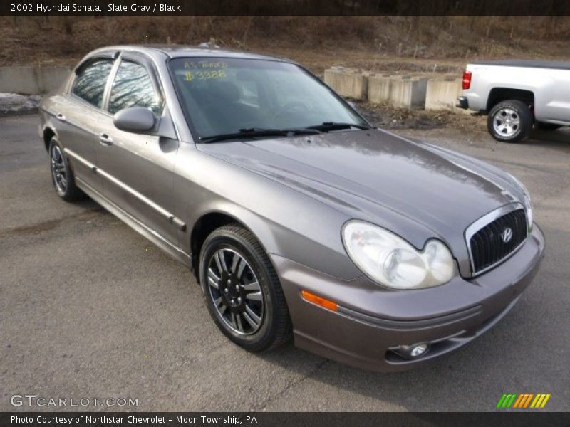 Front 3/4 View of 2002 Sonata 