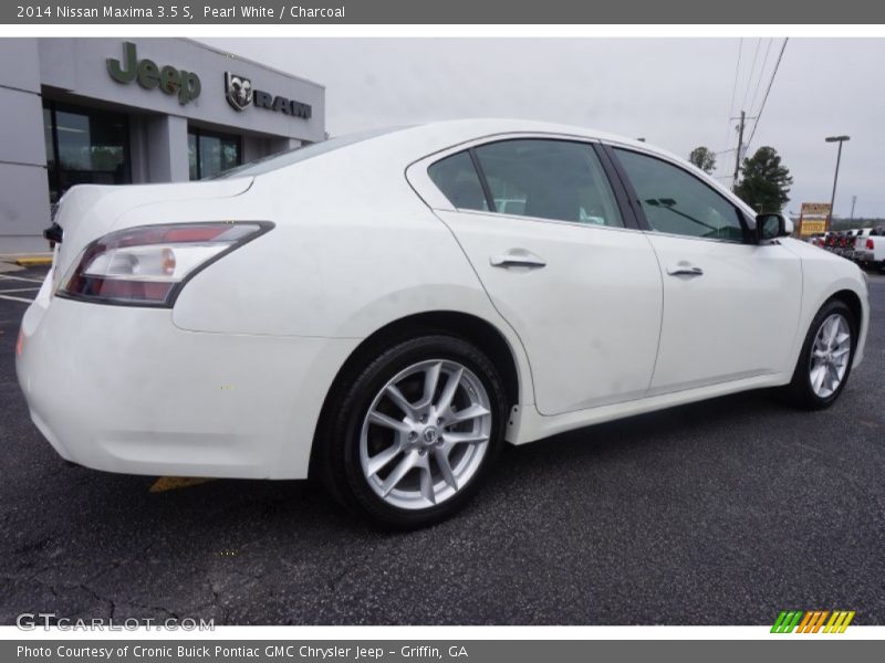 Pearl White / Charcoal 2014 Nissan Maxima 3.5 S