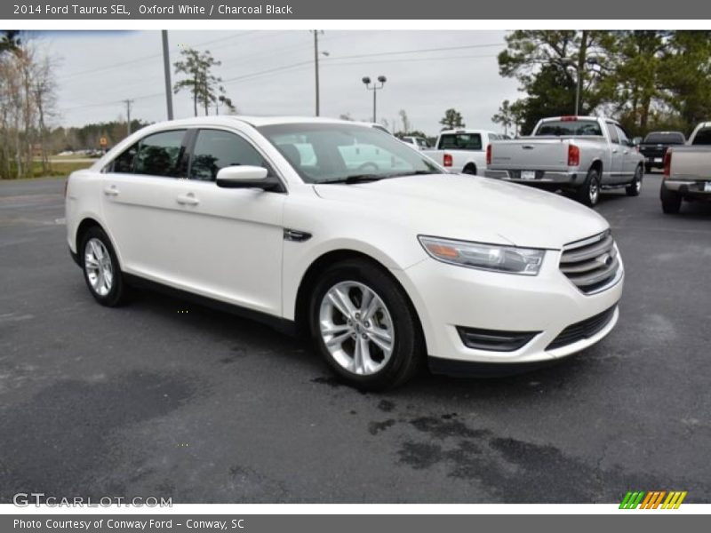 Oxford White / Charcoal Black 2014 Ford Taurus SEL