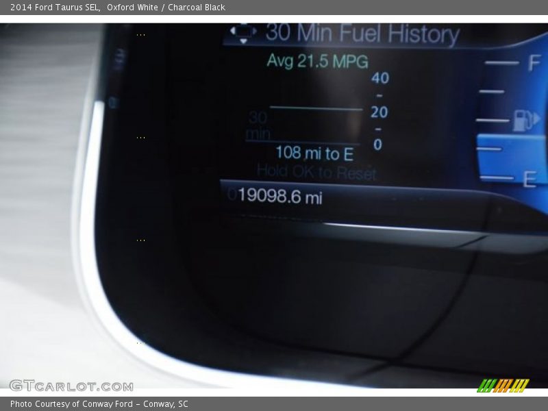 Oxford White / Charcoal Black 2014 Ford Taurus SEL