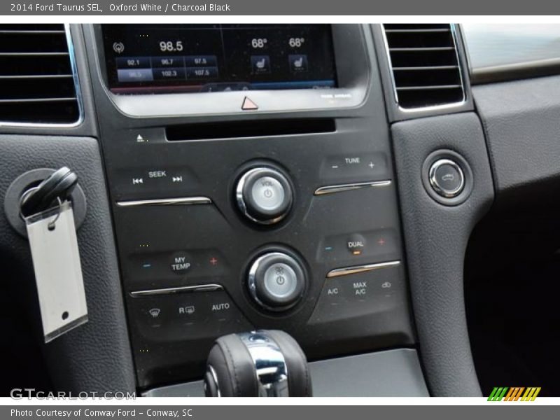 Oxford White / Charcoal Black 2014 Ford Taurus SEL
