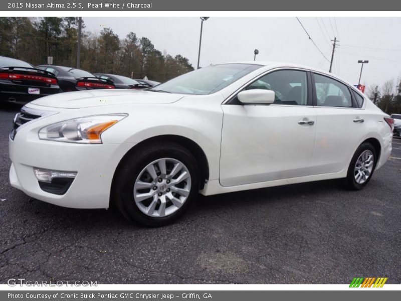 Pearl White / Charcoal 2015 Nissan Altima 2.5 S