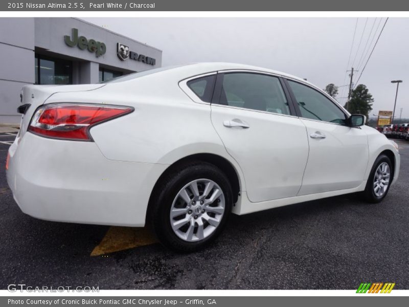 Pearl White / Charcoal 2015 Nissan Altima 2.5 S
