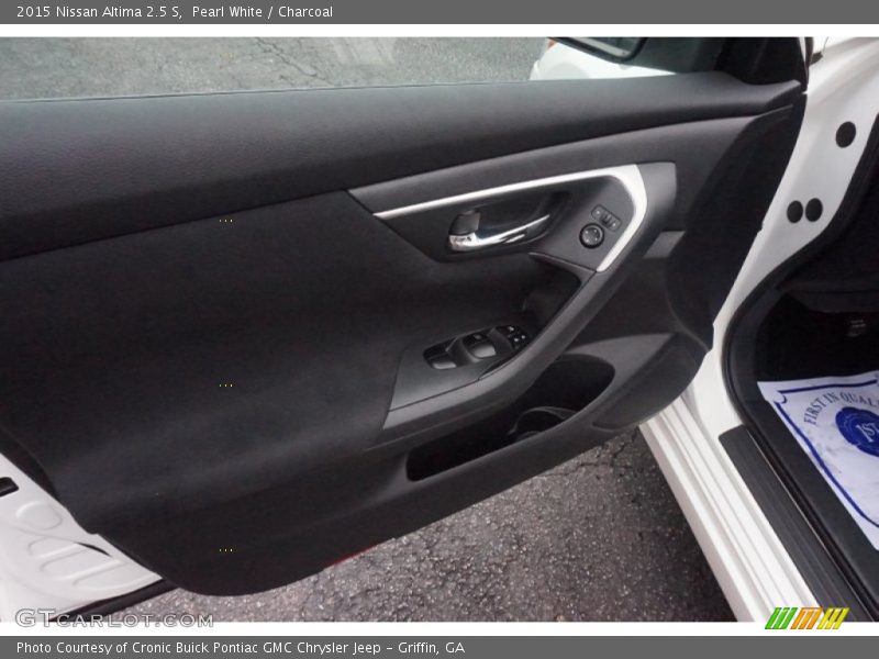 Pearl White / Charcoal 2015 Nissan Altima 2.5 S