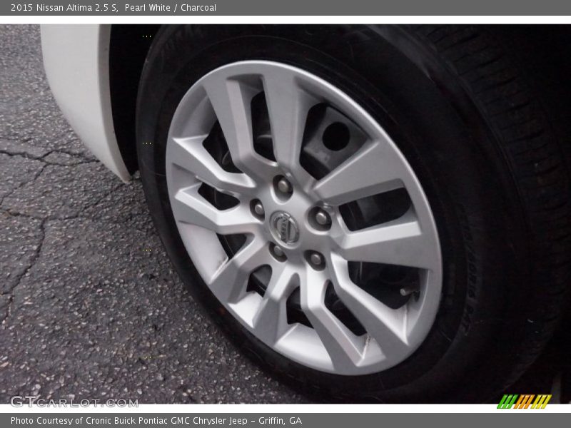Pearl White / Charcoal 2015 Nissan Altima 2.5 S