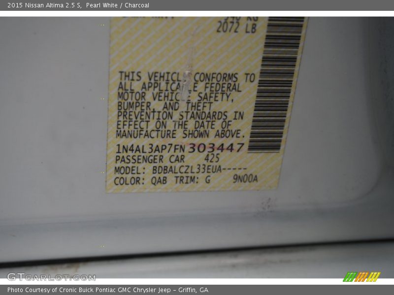 Pearl White / Charcoal 2015 Nissan Altima 2.5 S