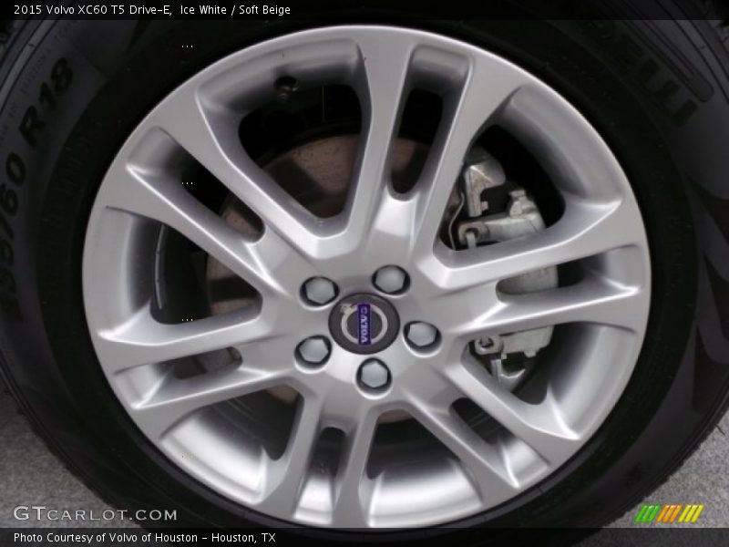 Ice White / Soft Beige 2015 Volvo XC60 T5 Drive-E