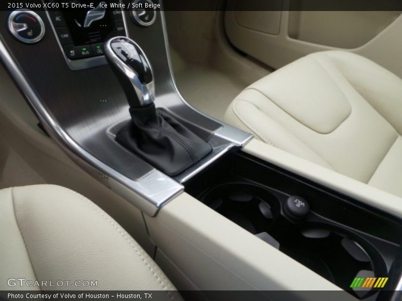 Ice White / Soft Beige 2015 Volvo XC60 T5 Drive-E