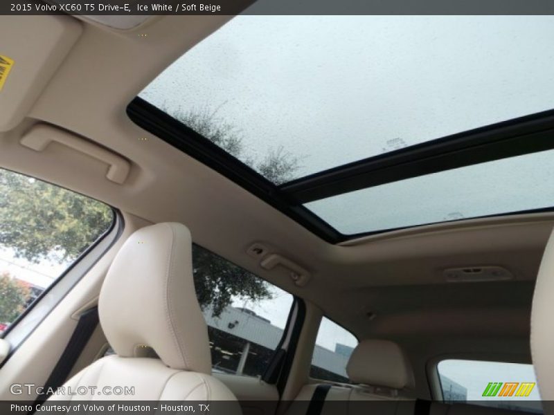Ice White / Soft Beige 2015 Volvo XC60 T5 Drive-E