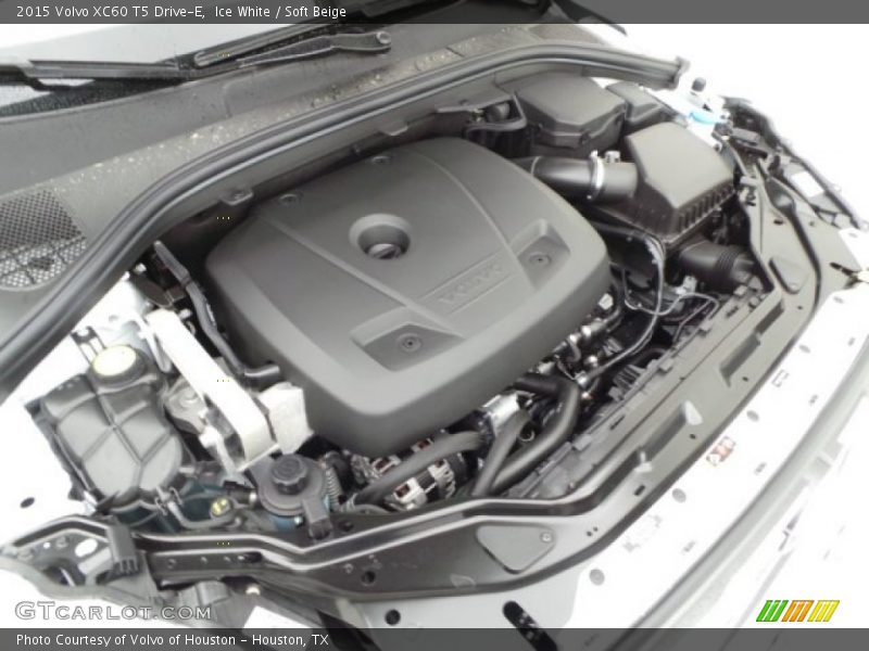 Ice White / Soft Beige 2015 Volvo XC60 T5 Drive-E