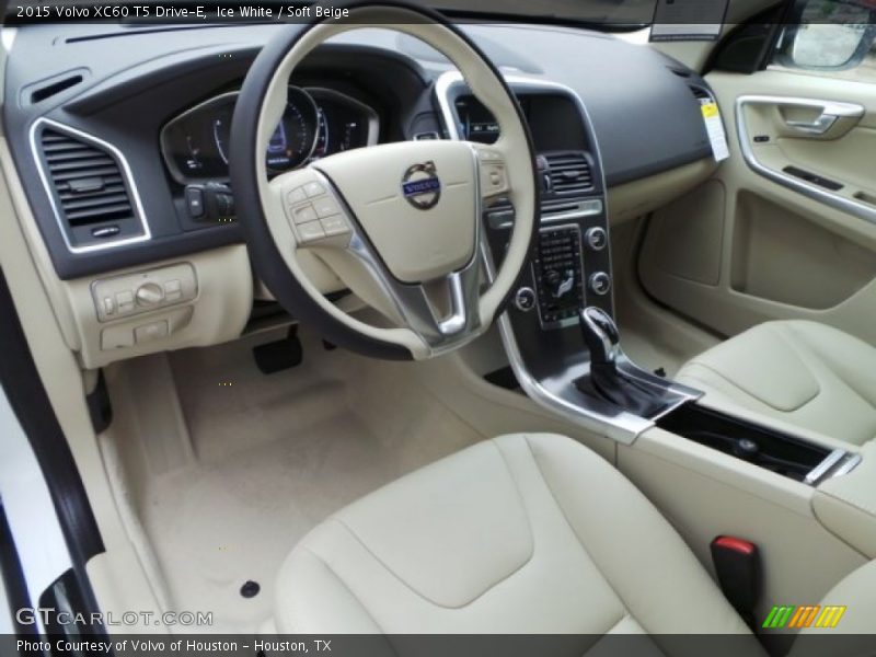 Ice White / Soft Beige 2015 Volvo XC60 T5 Drive-E