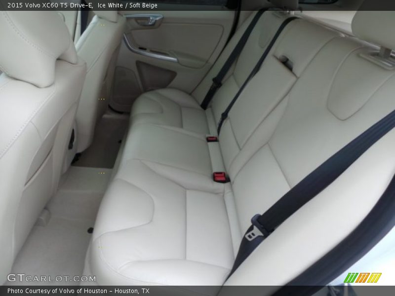 Ice White / Soft Beige 2015 Volvo XC60 T5 Drive-E