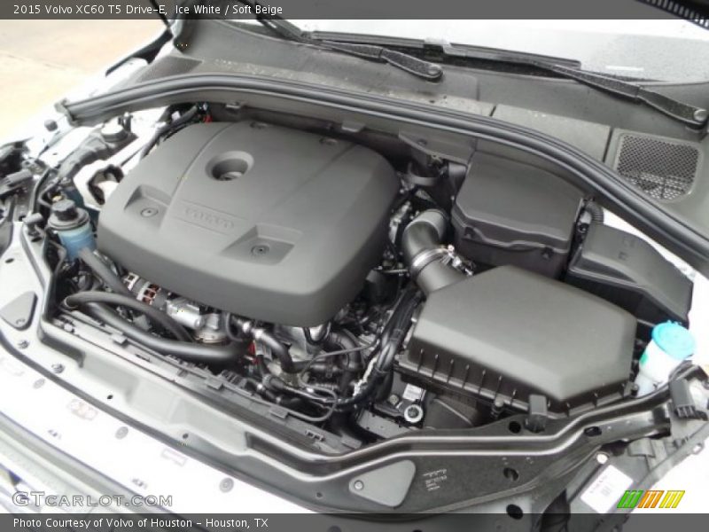 Ice White / Soft Beige 2015 Volvo XC60 T5 Drive-E