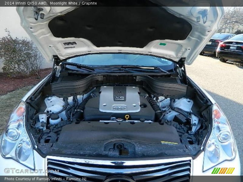 Moonlight White / Graphite 2014 Infiniti QX50 AWD